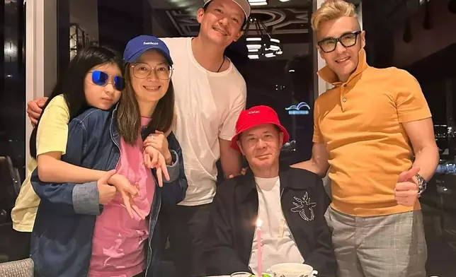 甘國亮Facebook圖片