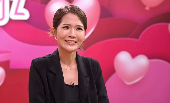 梁敏巧眼鏡娘Look意外搶焦。