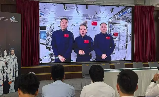 黎家盈特別提到，希望回應荃灣公立何傳耀紀念中學的來信。巴士的報記者攝
