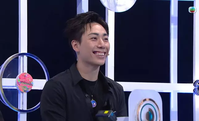 John成為咗「友誼先知」。
