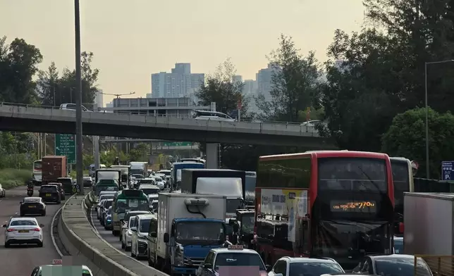 大埔公路早上3車串燒。fb圖片
