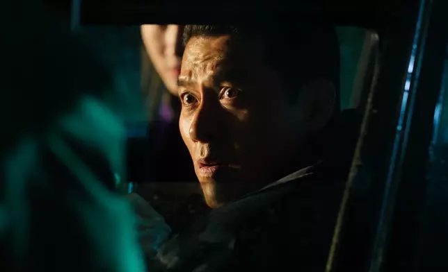 升級黑化的玄彬和鄭雨盛兩大影帝大鬥演技。Disney+提供圖片