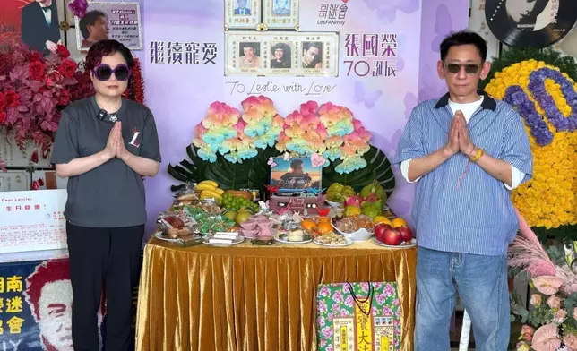 陳淑芬聯同生前好友連炎輝等到場送祝福。