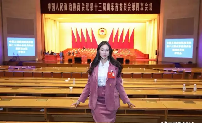 何超欣微博圖片