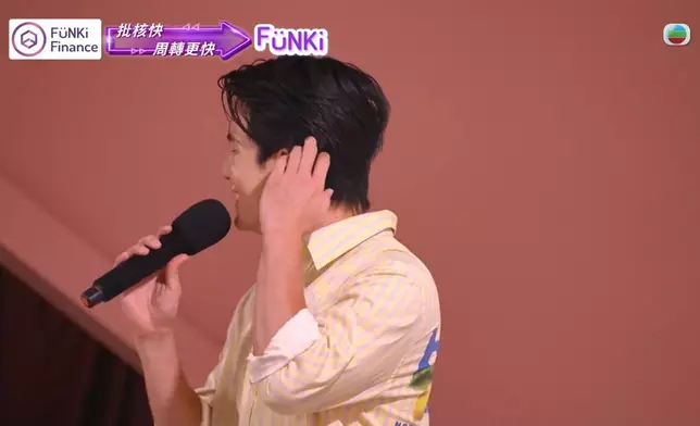 Alan嘅眼神有溺愛喎。