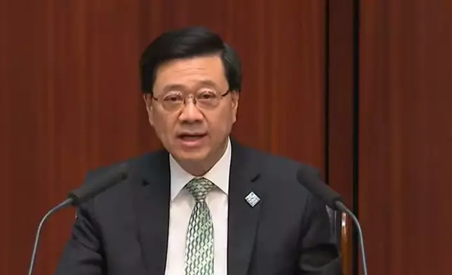 行政長官李家超發表本港首份五年規劃（2026年—2030年）。巴士的報記者攝