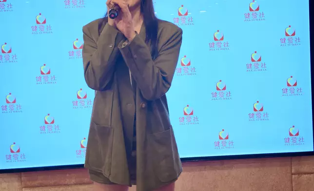 林淑敏以「長腿大小姐」造型現身。