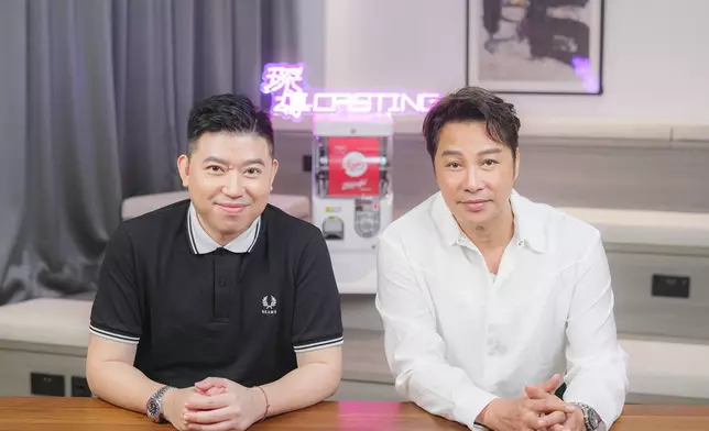 譚耀文接受葉念琛訪問。
