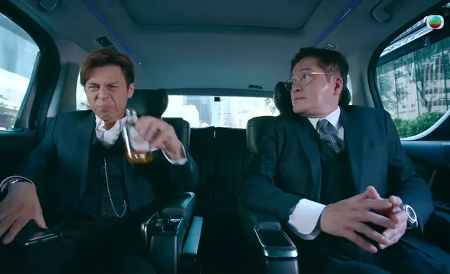 鄭啟泰飾演陳少邦的律師。