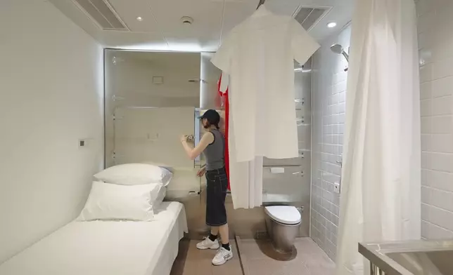 停屍間主題房的櫃可以打開。