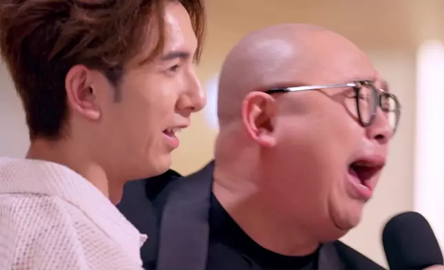 阿Bob肉緊到好好笑。