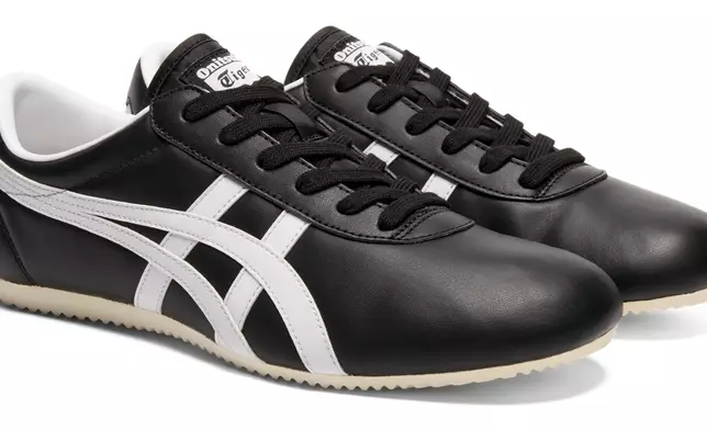 BLACK/WHITE 黑白配色（HK$1,090）