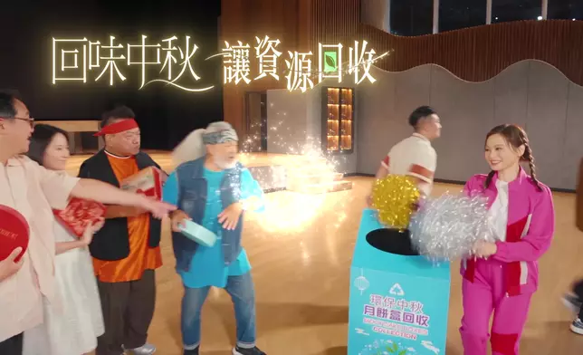 Amy姐嘅「啦啦隊Look」散發少女感。