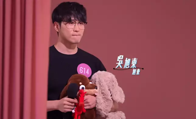呢集千呼萬喚嘅東東出場喇，Mandy老友鄧依婷都好似好滿意咁。