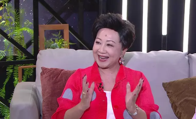 家燕姐春風滿面講感情事，表示唔會再諗結婚。