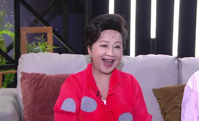 家燕姐春風滿面講感情事，表示唔會再諗結婚。