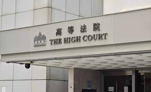 法庭在星期三（9月30日）上午重新選出8男1女陪審團，控方下午開案陳詞。