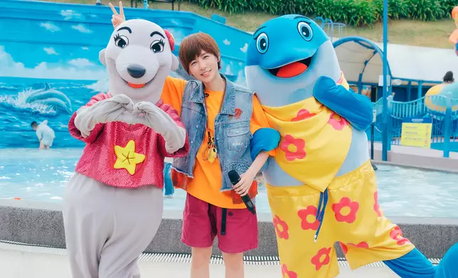 小魏與海洋公園人氣吉祥物海豚大哥Donny、海獅姐姐Sissy一起帶來精彩演出。