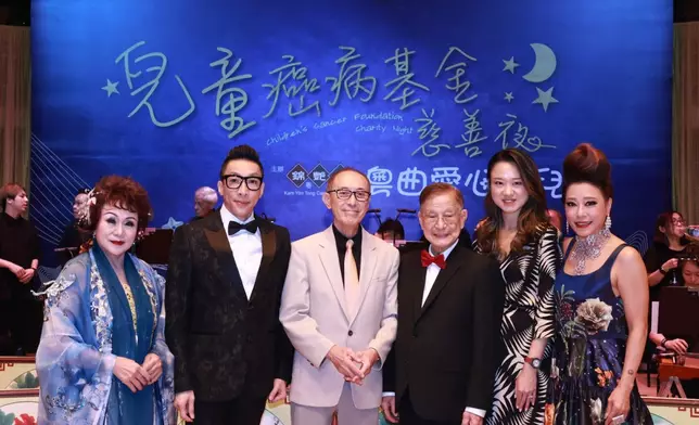 朱慶祥老師與嘉賓們合照。