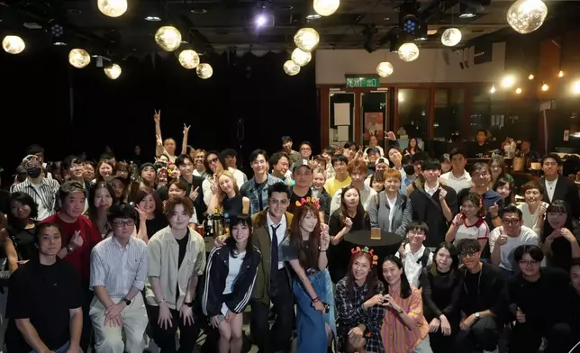 陳家樂（Carlos）昨晚（23日）舉行首支個人單曲《我們都是無名氏》發布會。