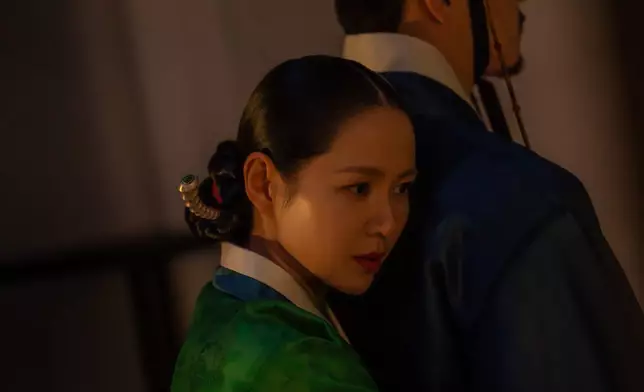 孫藝珍飾演趙氏夫人。NetflixKorea圖片