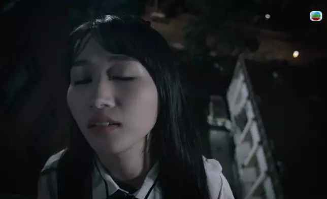 曹銦玲吸食有毒的電子煙，產生迷幻感覺，最終墮樓亡。