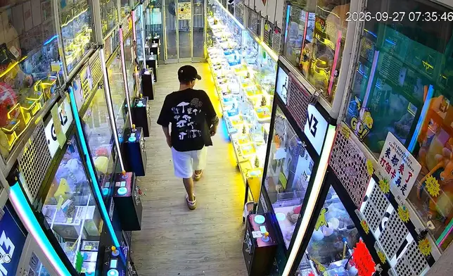 賊人行動不慌不忙。閉路電視畫面截圖