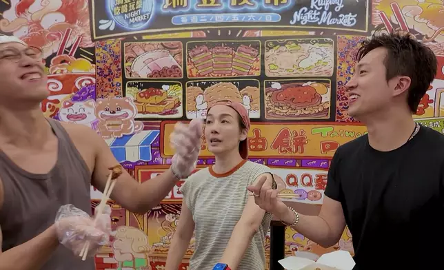 美儀姐試食煙燻無骨雞腳凍時老貓燒鬚。
