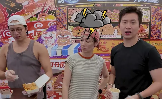 美儀姐試食煙燻無骨雞腳凍時老貓燒鬚。