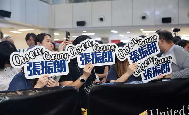 兩人與一眾當地粉絲近距離互動，分享中秋節的生活點滴，並親切回答粉絲提問，現場笑聲不斷。