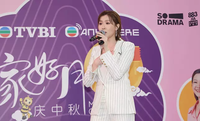 近年於《中年好聲音4》中展現歌唱實力的劉佩玥，則獻唱《小幸運》及《Try Everything》，悅耳歌聲令現場粉絲聽得如癡如醉，掌聲及歡呼聲此起彼落。