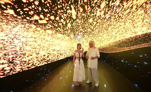魔方內有數十個不同主題場景。