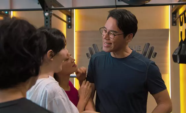 徐榮今次回歸勁受女性歡迎架，咁佢望落又真係後生咗嘅。