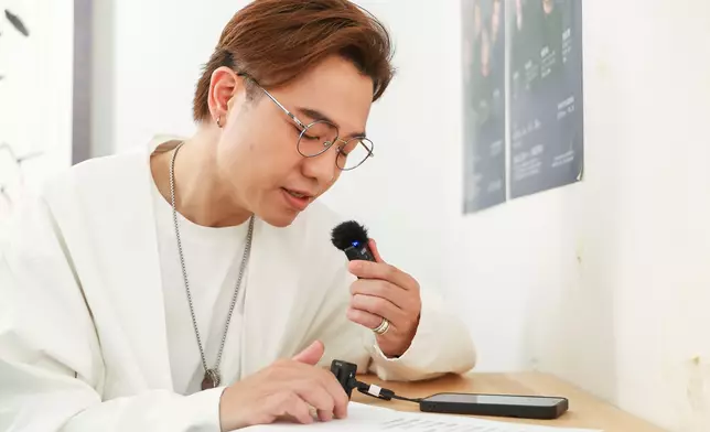 四人為音樂會及「暗黑之旅」旁白錄音。