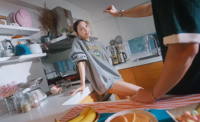 Chelsea玩煮飯仔。