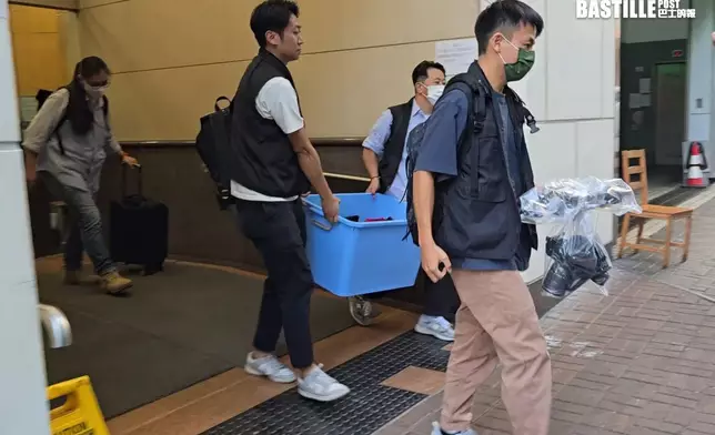 警方國家安全處就有人涉嫌在港鐵太子站外作出具煽動意圖的作為，連日採取執法行動。巴士的報記者攝