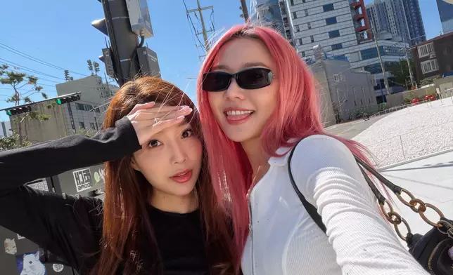 戴祖儀學好友飛韓國旅遊。