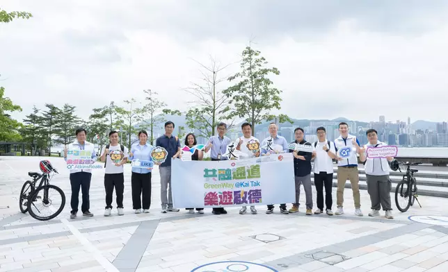 土木工程拓展署辦啟德海濱導賞團 議員實地體驗共融通道