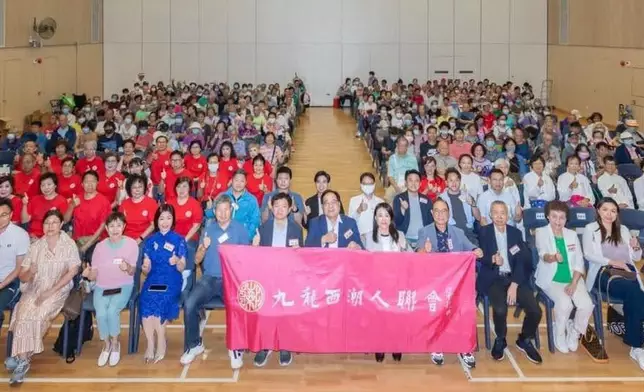 九龍城民政處連串活動賀國慶迎中秋 粵劇匯演文藝表演向街坊派月餅