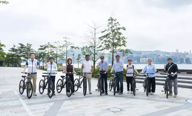 土木工程拓展署辦啟德海濱導賞團 議員實地體驗共融通道