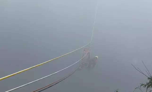 消防處高空拯救專隊赴陝西參與第三屆「華山之巔」山地救援交流