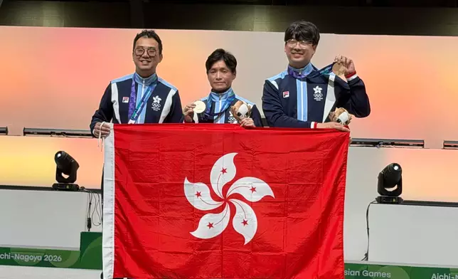 羅淑佩稱讚黃育祥、葉文豪和李衍熙在三個綜合格鬥遊戲中展現超卓技巧及協調能力，並為中國香港電競代表隊奪得獎牌。Eric Yeung FB圖片