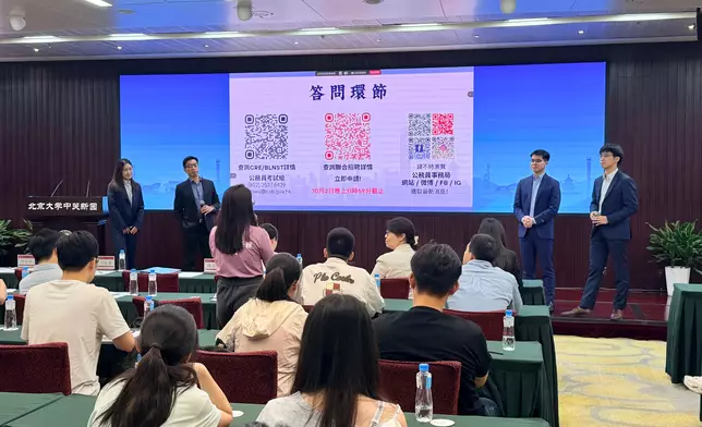 參加者在宣講會踴躍提問，以了解更多公務員的工作點滴。政府新聞處圖片