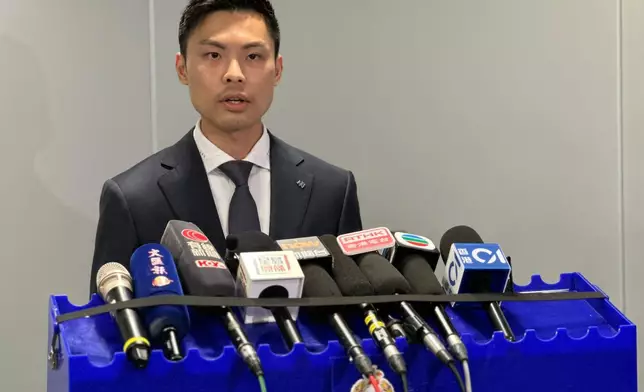 警方毒品調查科在長沙灣展開反毒品行動，並以「販運危險藥物」罪拘捕2名本地男子，年齡分別為41及42歲，檢獲約243公斤懷疑大麻花，市值約港幣5,700萬元。