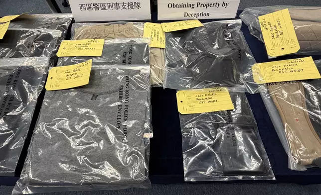 警方展開執法行動，於星期一以「以欺騙手段取得財產」罪拘捕2男2女，年齡介乎28至34歲，涉嫌與6宗網上詐騙案有關，涉及騙款約10萬1千元
