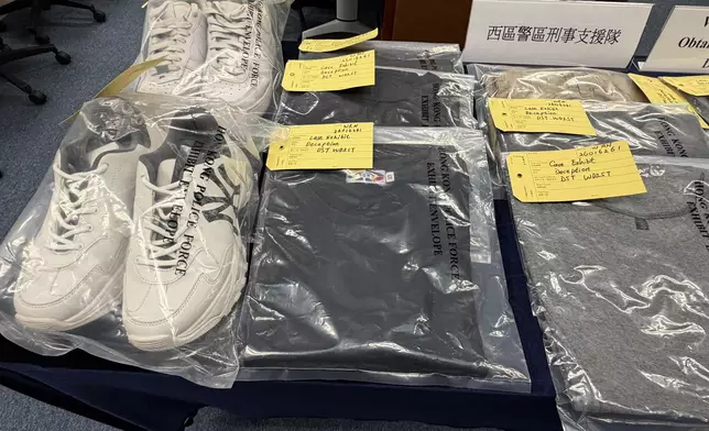 警方展開執法行動，於星期一以「以欺騙手段取得財產」罪拘捕2男2女，年齡介乎28至34歲，涉嫌與6宗網上詐騙案有關，涉及騙款約10萬1千元