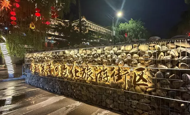 金城關黃河文化旅遊街區及中山橋。巴士的報記者攝