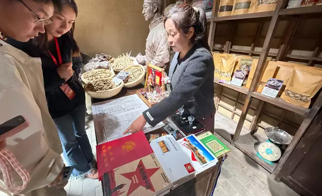 巴士的報記者攝