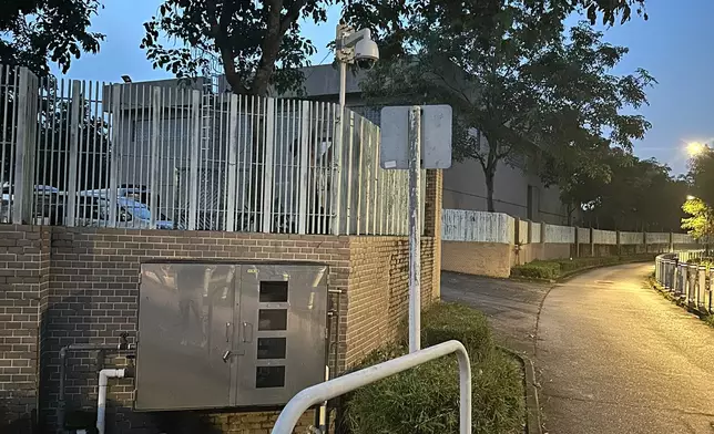 警方聯同漁護署在事發現場一帶展開行動，捕捉具有潛在襲擊風險的流浪犬隻或動物。