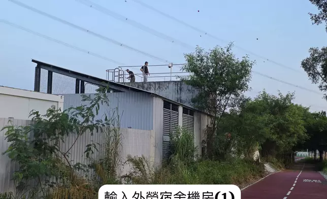 警方聯同漁護署在事發現場一帶展開行動，捕捉具有潛在襲擊風險的流浪犬隻或動物。